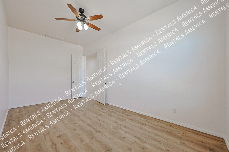 Building Photo - 7005 S 57th Ave