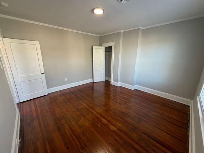 Building Photo - Beautifully Renovated 4bdrm/1.5bth Home Located in Richmond's Northside!!