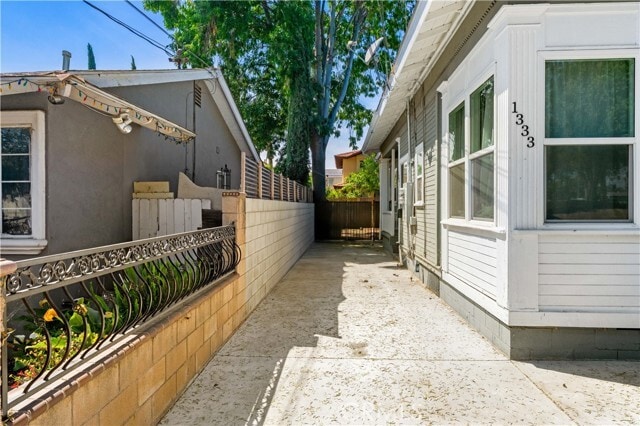 Building Photo - 1333 S Park Ave