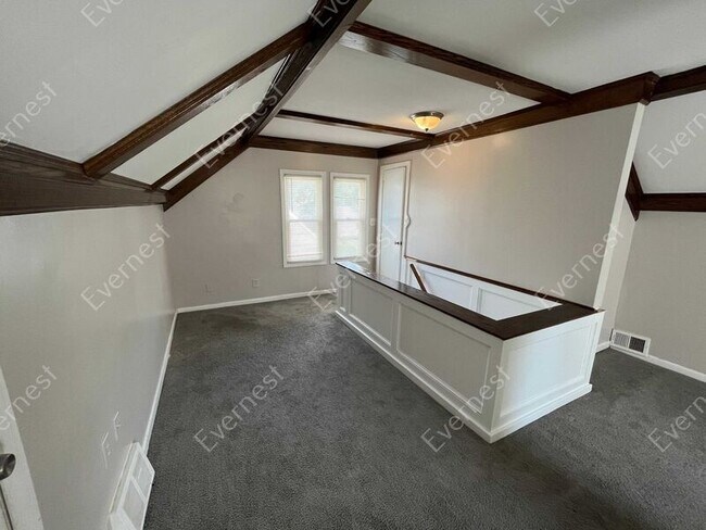 Building Photo - 18474 Glenmore St