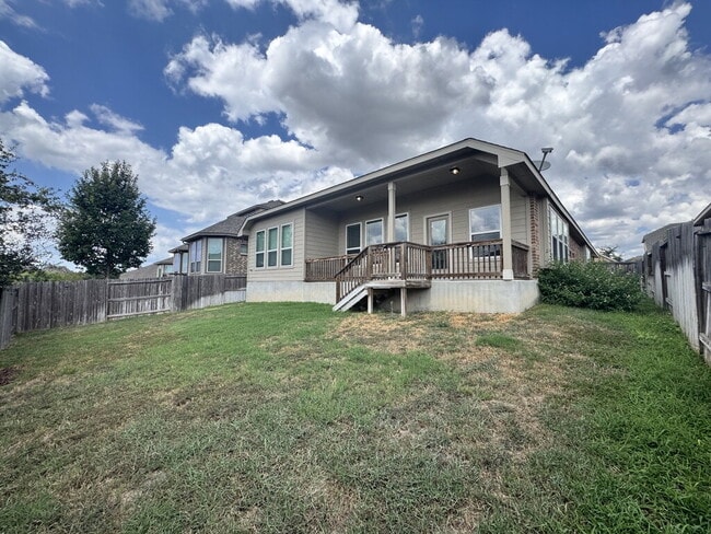 Building Photo - Beautiful 4-Bed, 3-Bath Single-Story Home ...