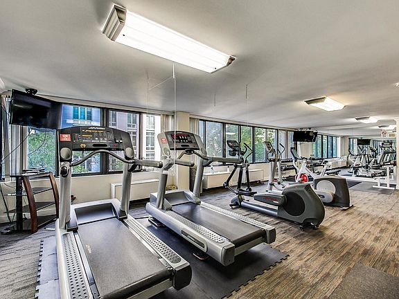 Building Photo - 2754 N Hampden Ct