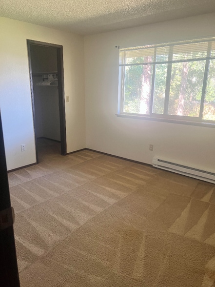 Building Photo - 850 SW Harrier Cir