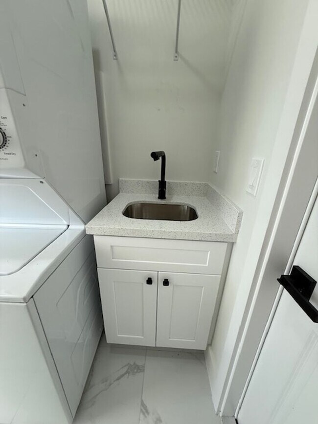 Building Photo - Brand-New 3-Bedroom Home for Rent in Lehigh Acres – Modern Design + Special Offer!