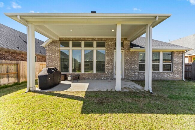 Building Photo - 15949 Hayes Mkt Lp