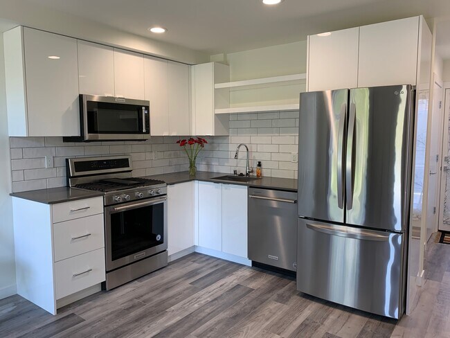 Kitchen - 3916 SW Dawson St