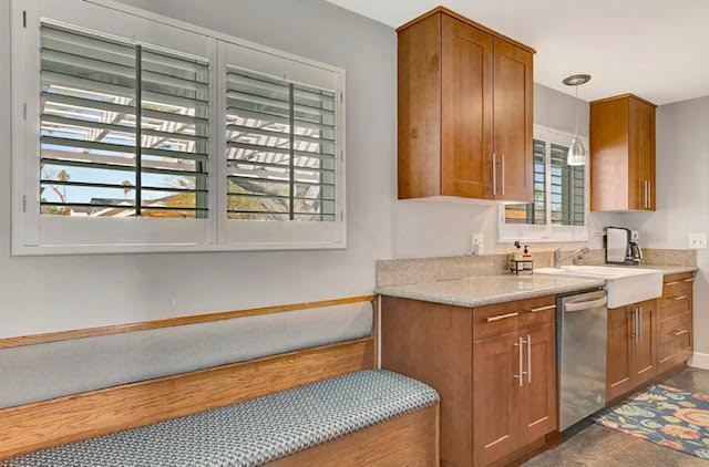 Building Photo - Arcadia Light Furnished Charmer with  Treehouse!!