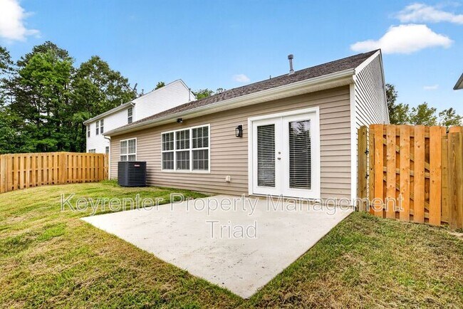 Building Photo - 1153 Hawick Dr