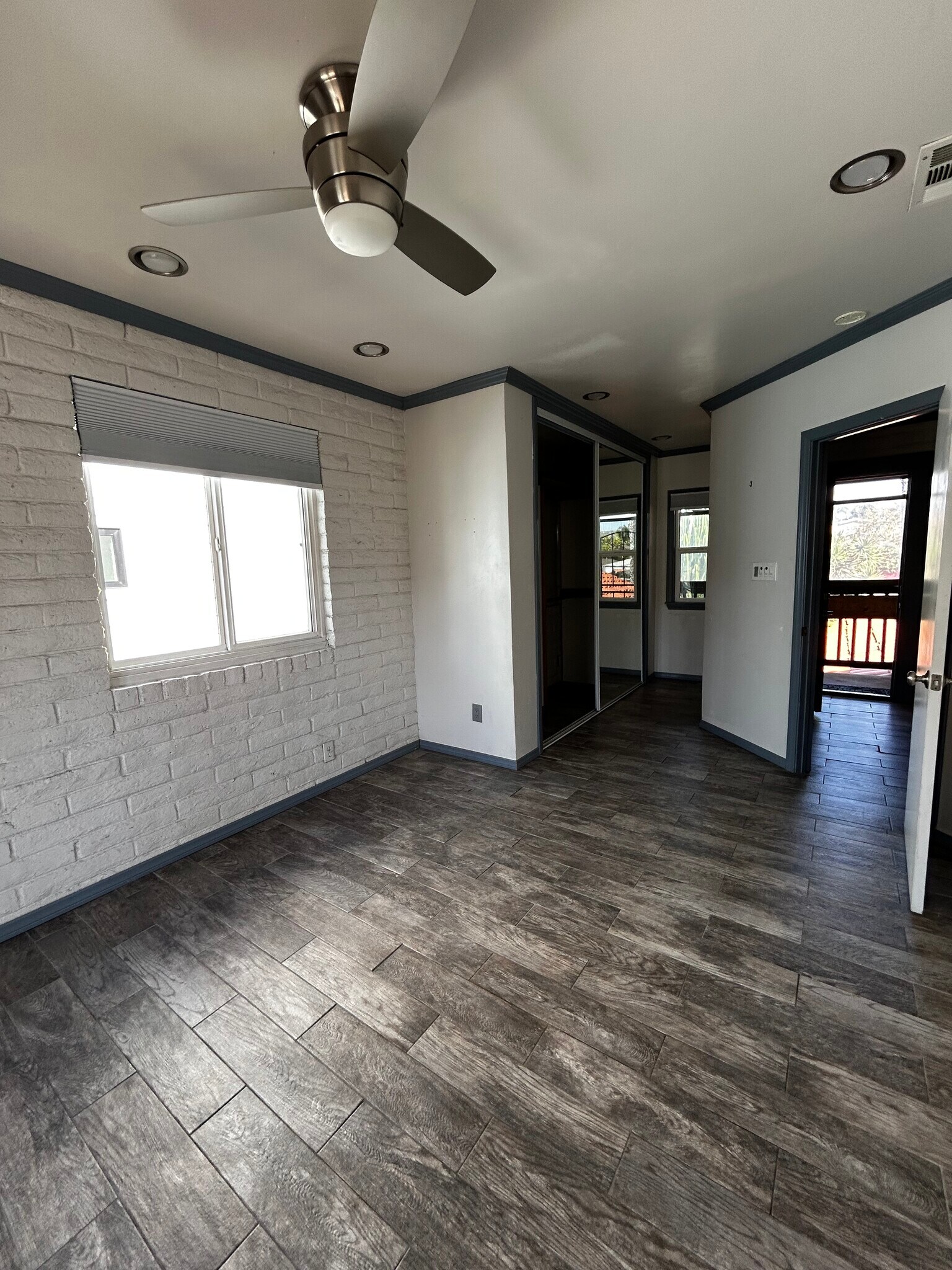 Building Photo - 1033 Grand Ave