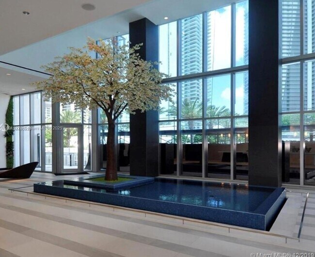 Building Photo - 851 NE 1st Ave