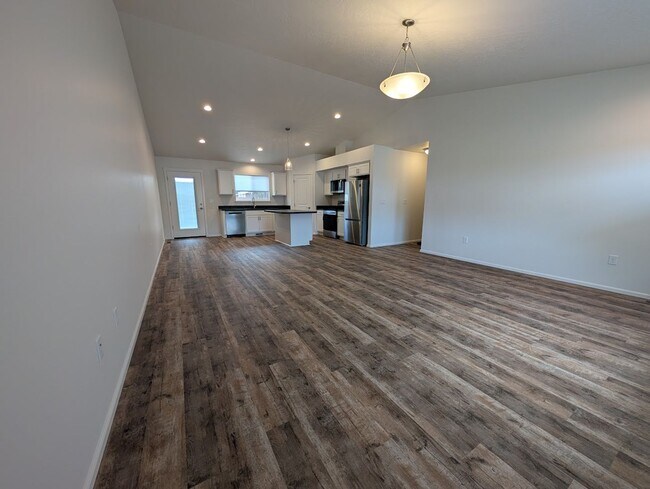 Building Photo - Glacier Duplex