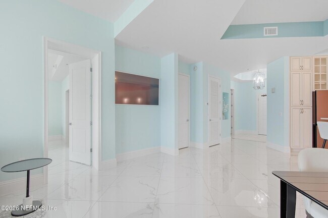 Building Photo - 200 Ocean Crest Dr