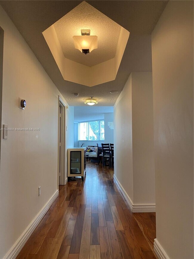 Building Photo - 6422 Collins Ave