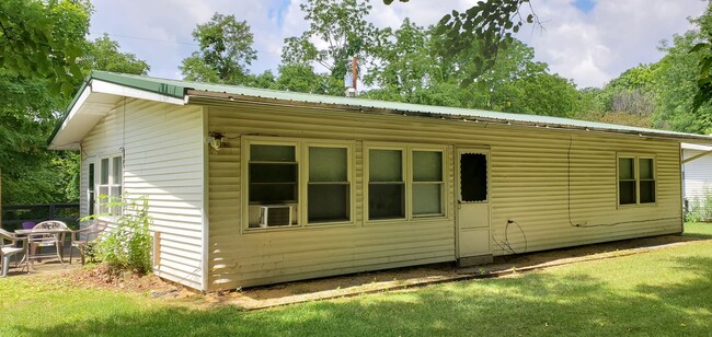 Building Photo - Ranch Home in Country Setting For Rent