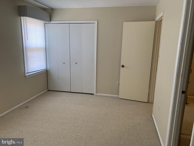 Building Photo - 22319 Mayfield Sq