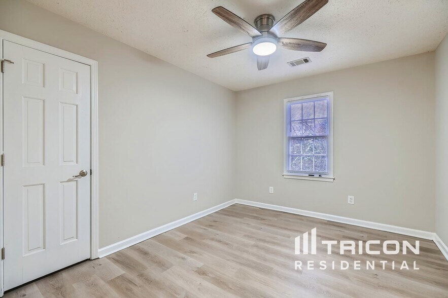 Building Photo - 100 Hillcrest Point