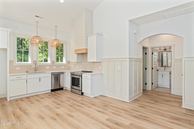 Building Photo - 1110 Tree Canopy Wy