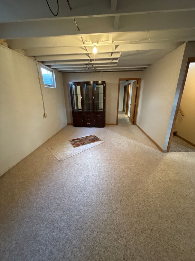 Building Photo - MO -  8th Ave Duplex