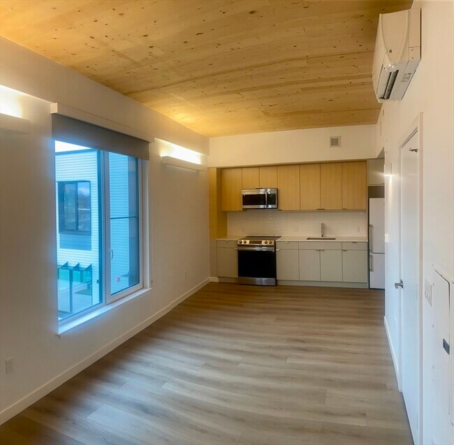 Building Photo - 154 Broadway