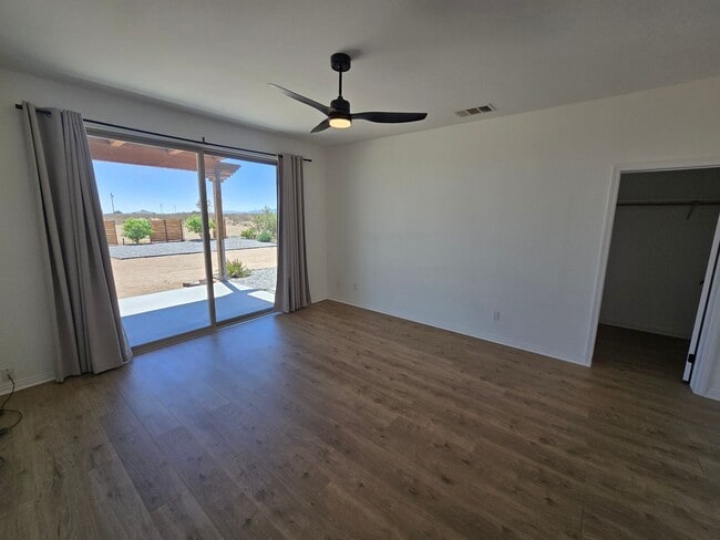 Building Photo - 711 Willie Way