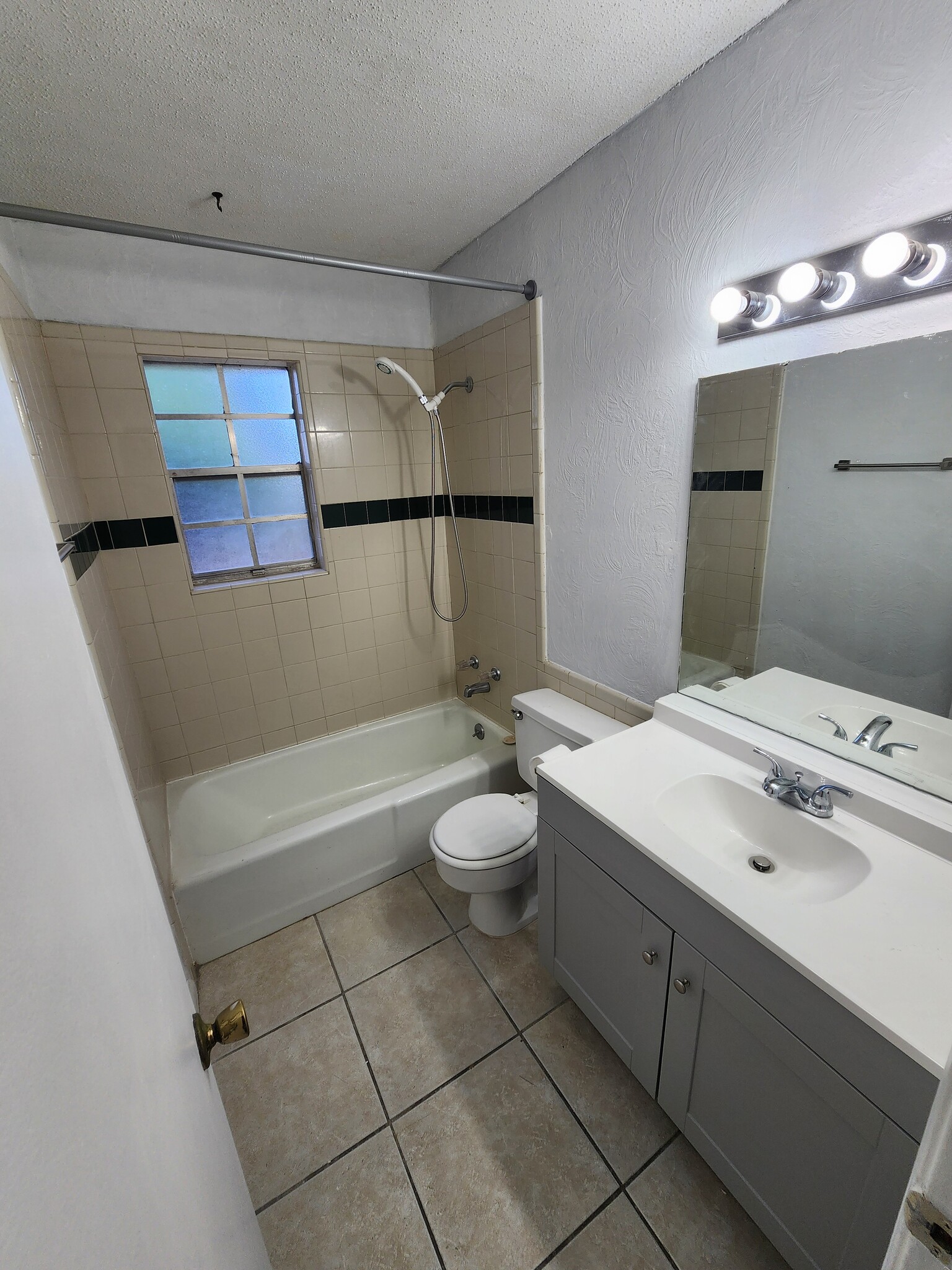 Building Photo - 6435 Open Rose Dr