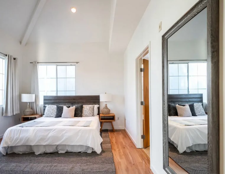 Building Photo - 5400 Playa Vista Dr