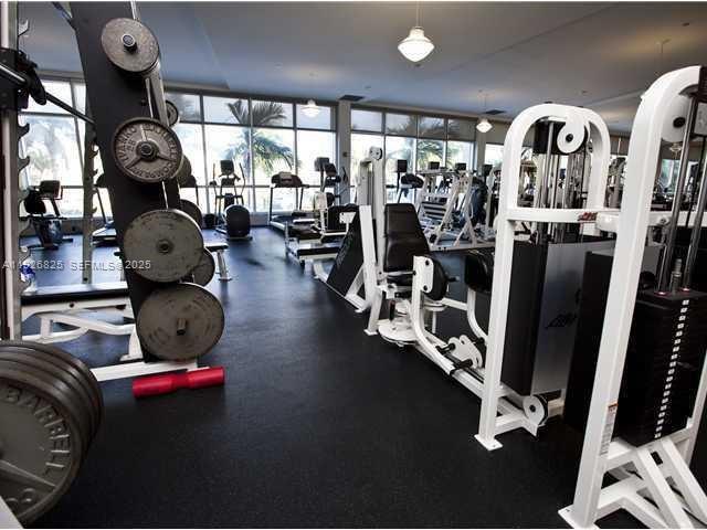 Building Photo - 1000 West Ave