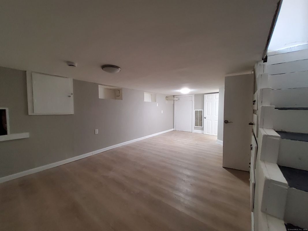 Building Photo - 52 Daggett St