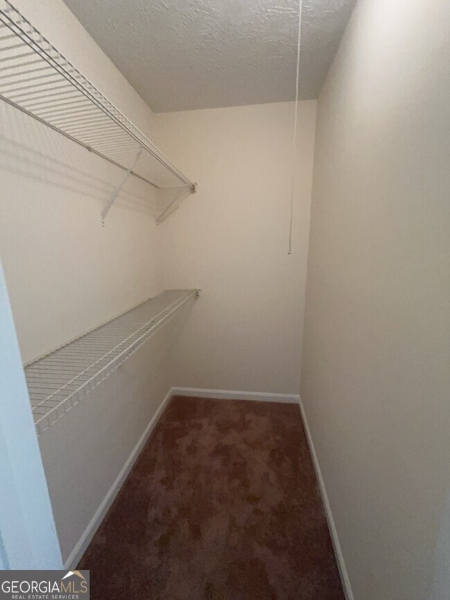 Building Photo - 463 Rock Meadow Dr