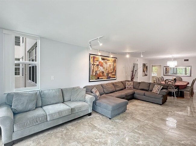 Building Photo - 3505 Oaks Way