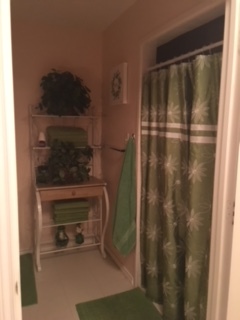 extra space in bathroom - 3101 Jordan Rd W