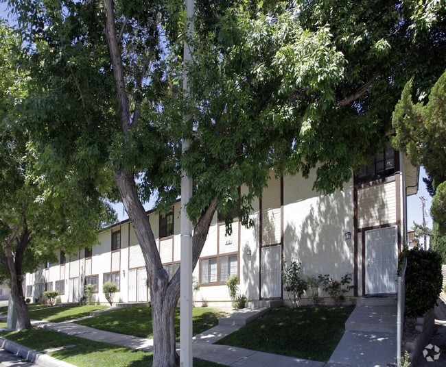 Building Photo - 459 E Avenue Q7