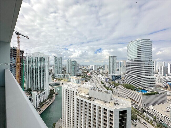 Building Photo - 200 Biscayne Blvd Way