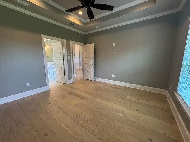 Building Photo - Available Now! Gorgeous 4 Bedroom 3 Bath i...