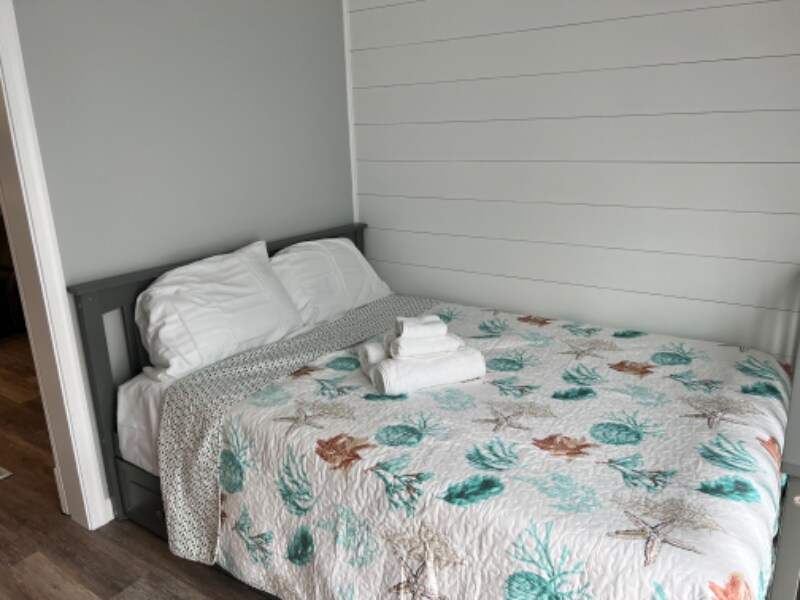 Building Photo - 504 Robin Dr