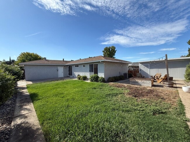Building Photo - Updated 3-bedroom single story in Oakdale!