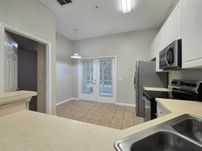 Building Photo - 141 Reserve Cir