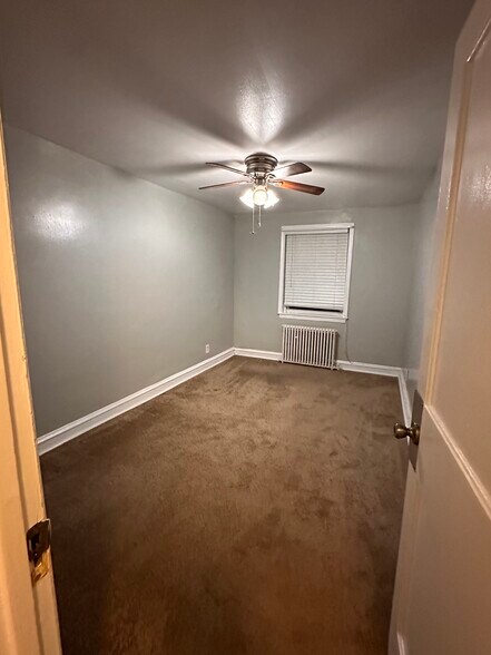 Bedroom 1 - 1335 E Sedgwick St