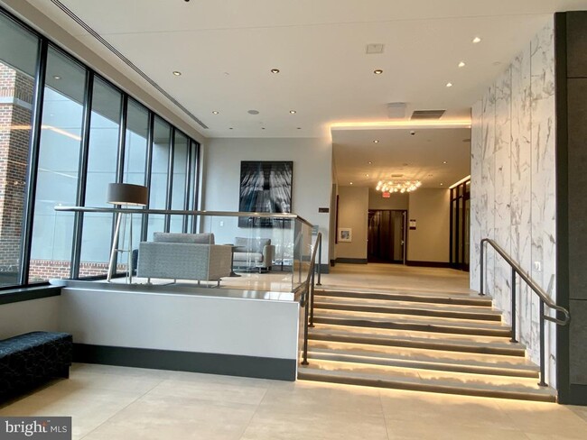 Building Photo - 1761 Old Meadow Rd