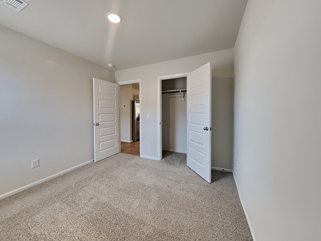 Building Photo - 501 St Charles Pl