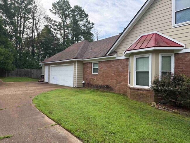 Building Photo - 956 Rolling Oaks Ln