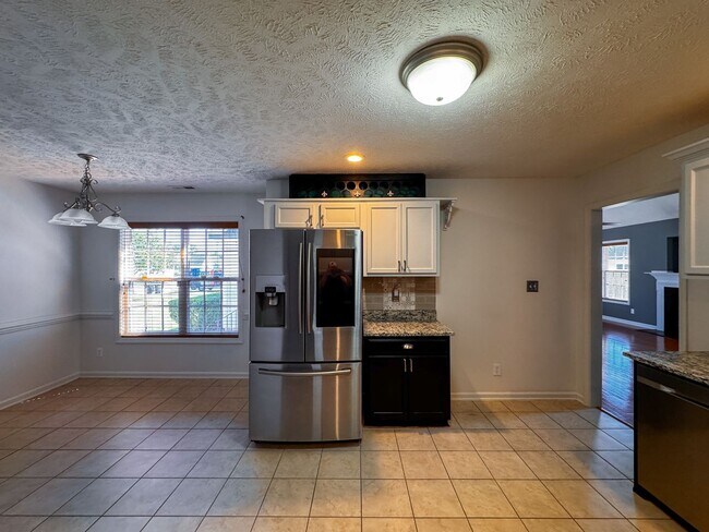 Building Photo - Lovely 4 Bed 2 Bath Home in Hope Mills