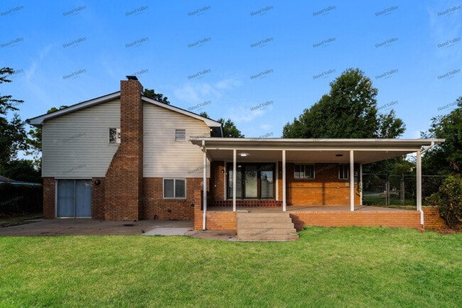 Building Photo - 4829 NW 62nd Terrace