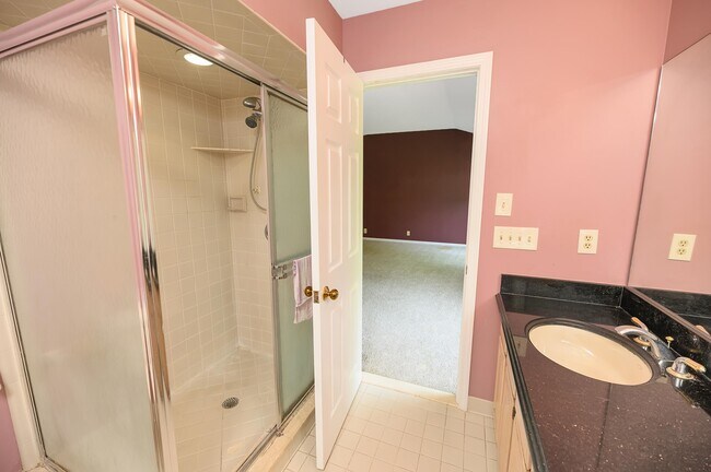 Building Photo - 4866 Riverchase Dr