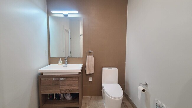 Building Photo - 111 75th St