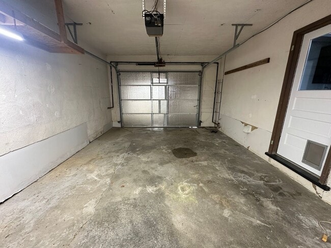 Building Photo - 2063 W Highland Ln