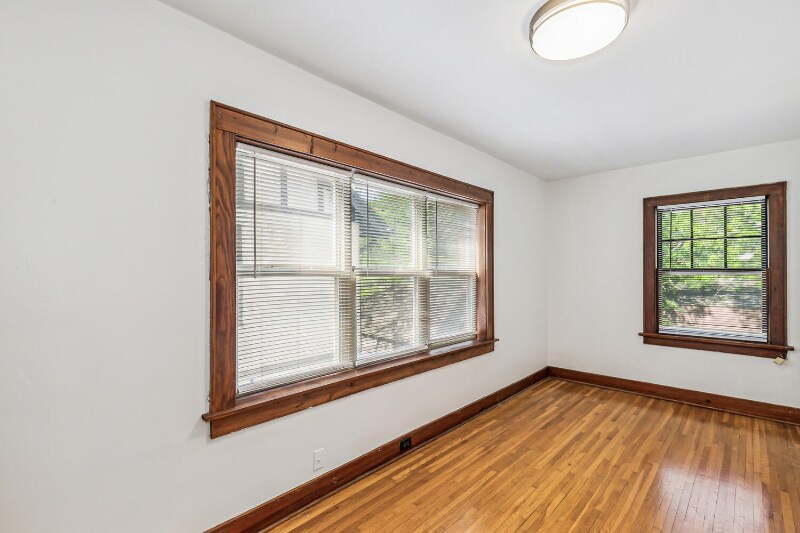 Building Photo - 213 S Belmont St