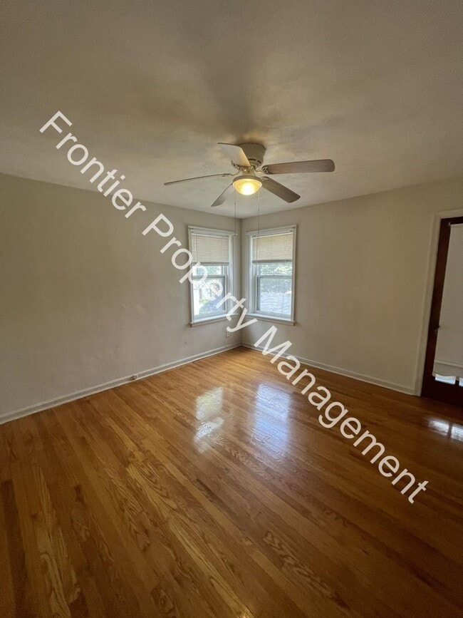 Building Photo - Charming one bedroom apartment