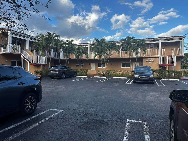 Building Photo - 3556 NW 114th Terrace