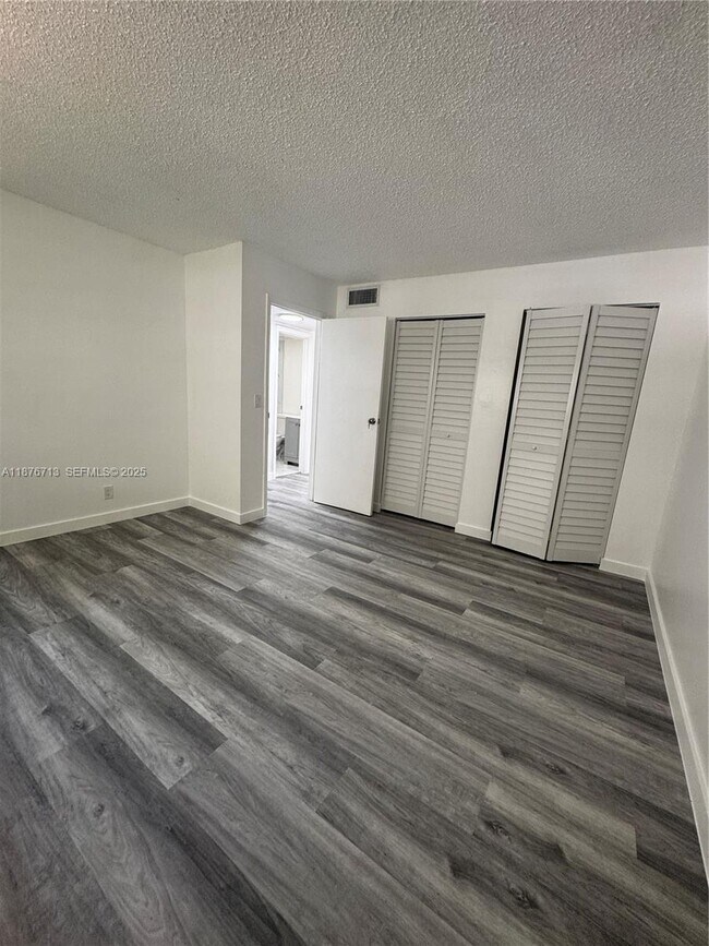 Building Photo - 2515 Polk St